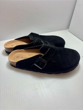 ASGARD SHOES NEW WITHOUT TAGS.
